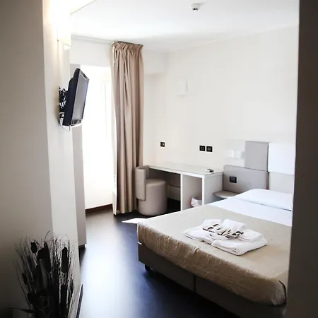 ホテル Sogni D'oro Airport 3*