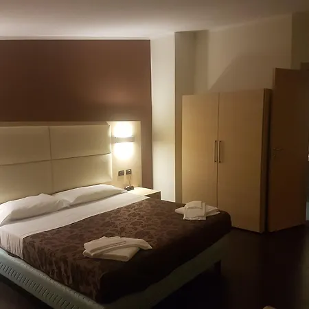 Hotel Sogni D'oro Airport