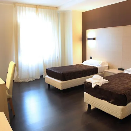 Hotel Sogni D'oro Airport