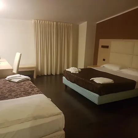 Hotel Sogni D'oro Airport