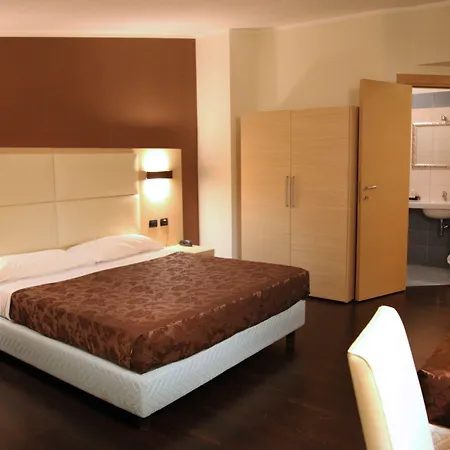 Hotel Sogni D'oro Airport