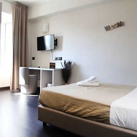 Hotel Sogni D'oro Airport 3*