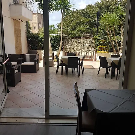 Hotel Sogni D'oro Airport 3*