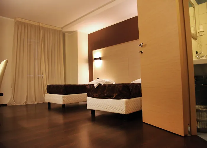 Hotel Sogni D'oro Airport 3*