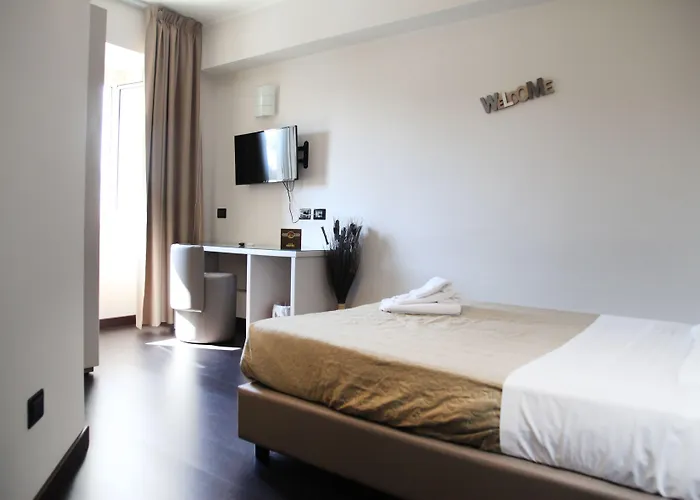 Hotel Sogni D'oro Airport 3*